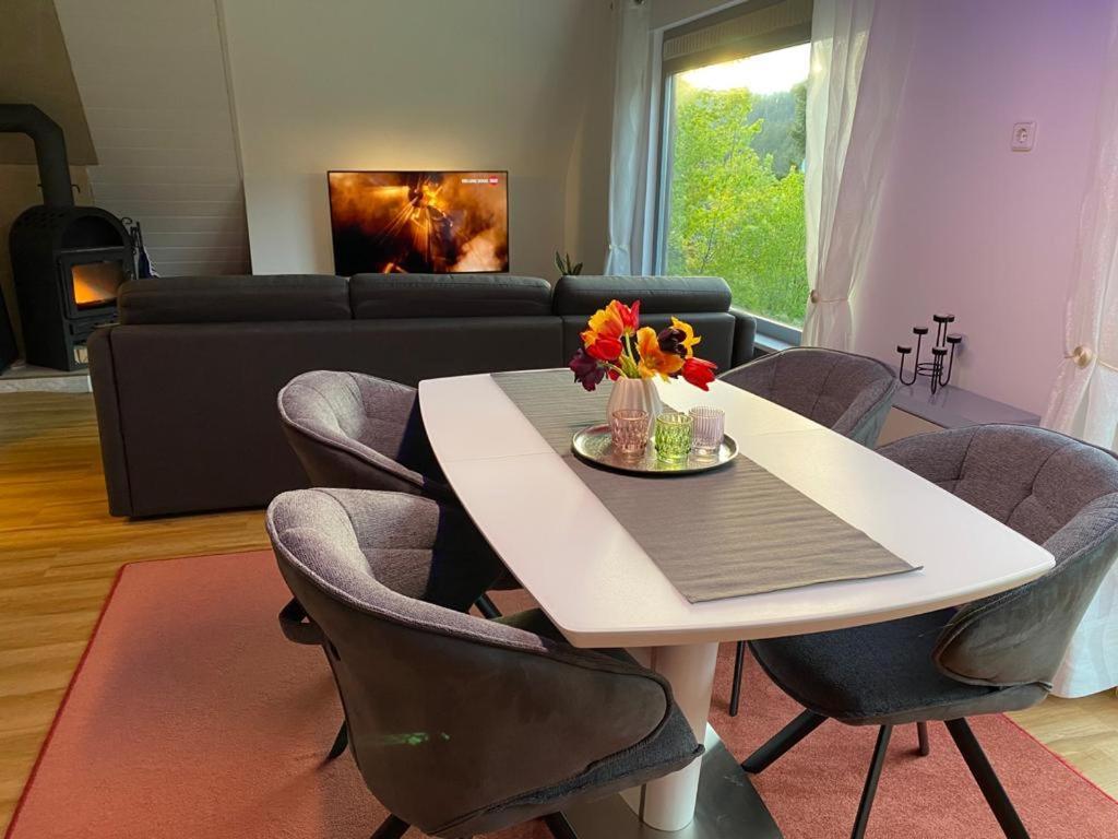 Haus Adler - Komplettes Ferienhaus Am Badesee Erzgrube Exteriér fotografie